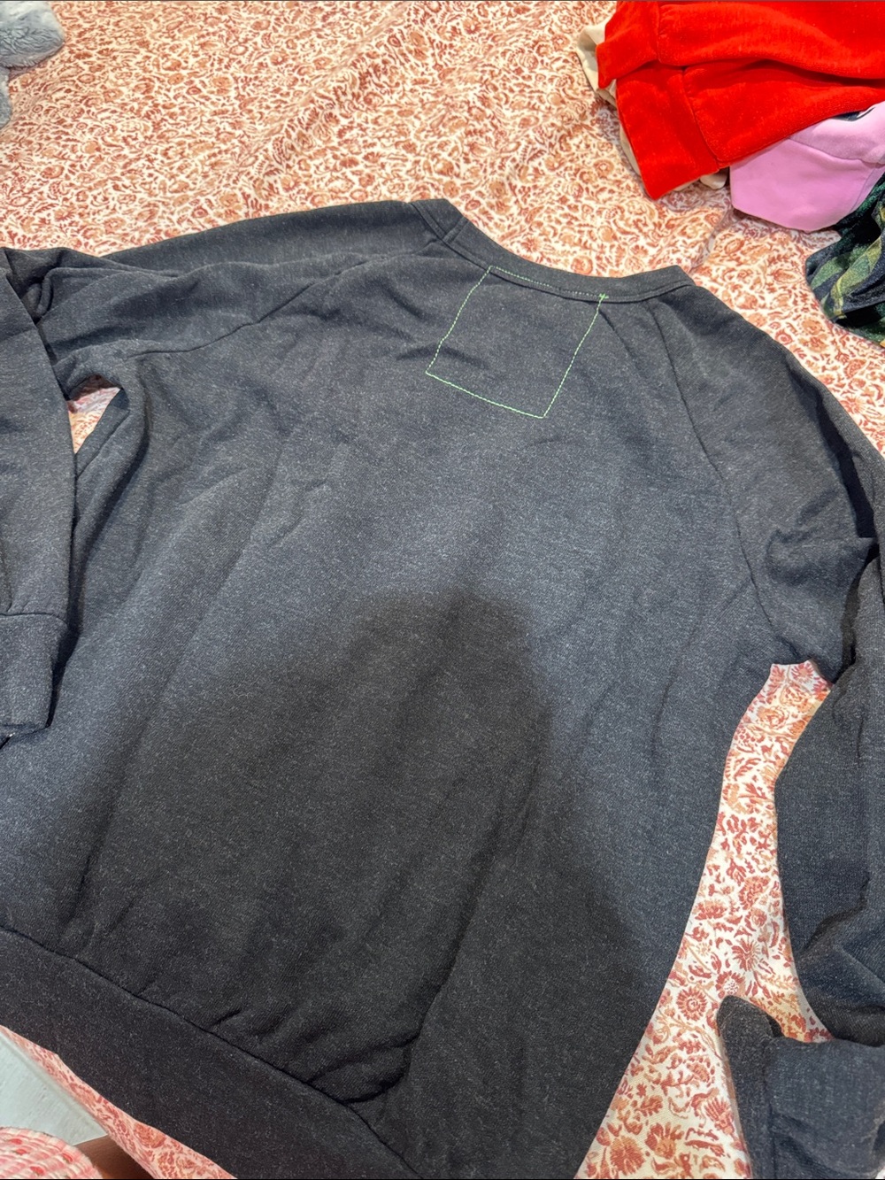 Never stop chasing rainbows crewneck - Picture 4 of 4